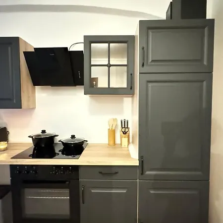 Aaron27 アパート *